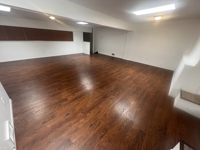 Building Photo - 105 S Granite Ave