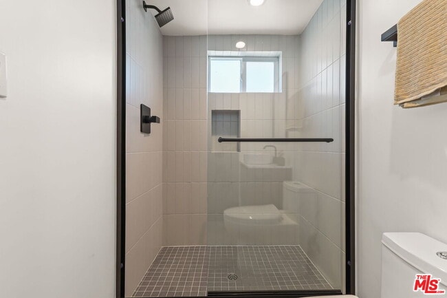 Building Photo - 843 Mariposa Ave