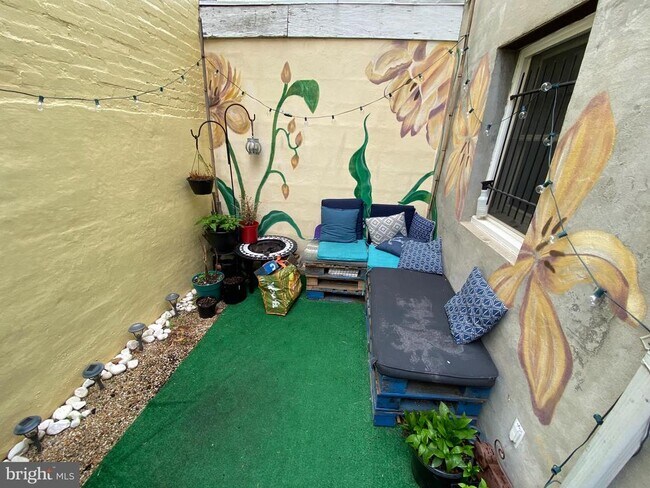 Building Photo - 2128 10th St NW