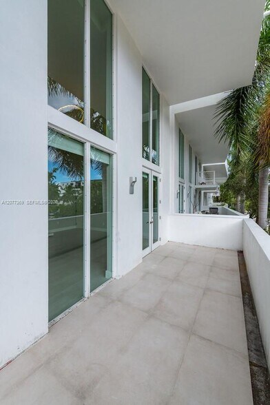 Building Photo - 1428 West Ave