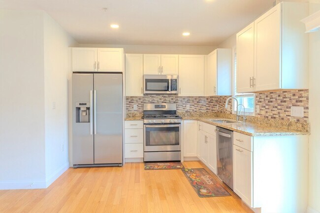 Building Photo - 7 Gorham St
