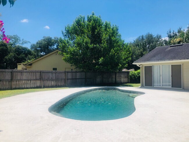 Building Photo - WINTER PARK POOL HOME WITH WINTER PARK SCHOOLS! (Orange County Winter Park Schools)
