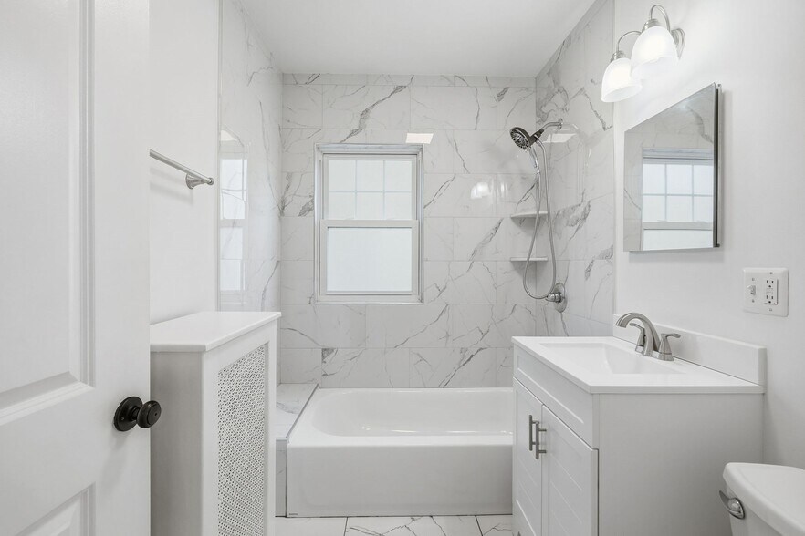 Building Photo - 44 Irving St