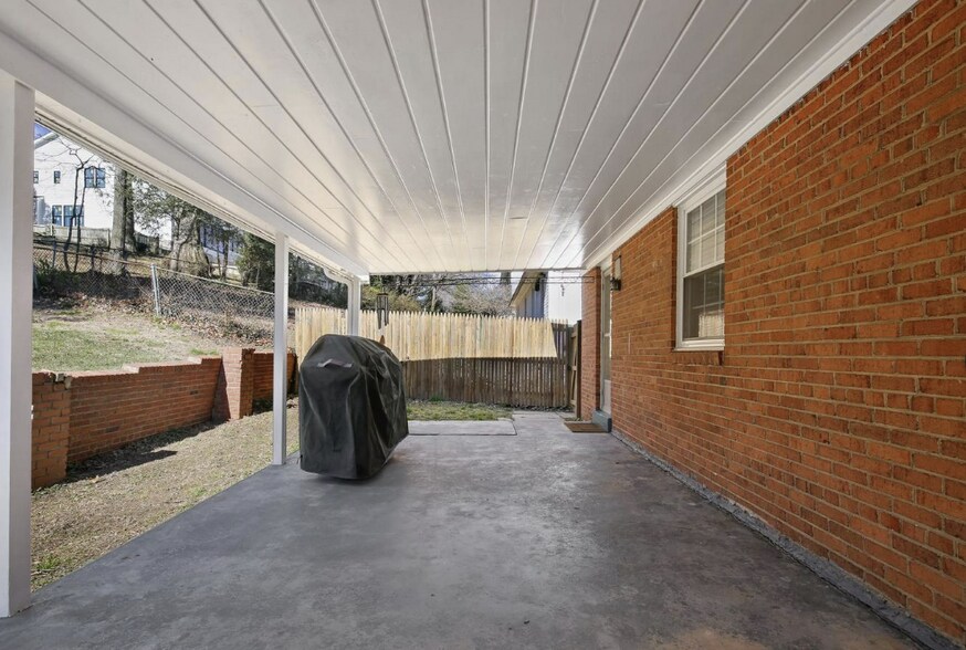 Building Photo - 5612 Massachusetts Ave