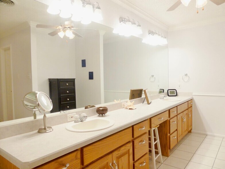 Building Photo - 1312 NW 15th St