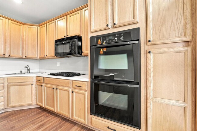 Building Photo - 97 N Savanna Dr