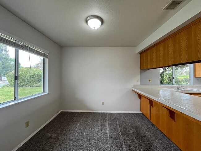 Building Photo - **PENDING**