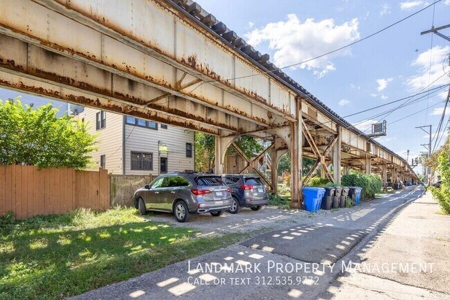 Building Photo - 2176 W Eastwood Ave