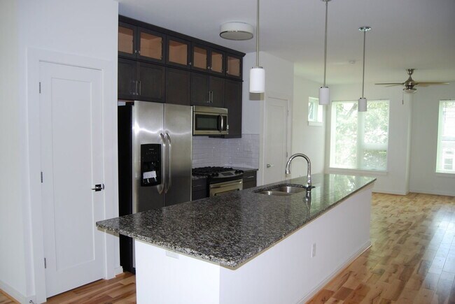 Building Photo - 1109 Porter St