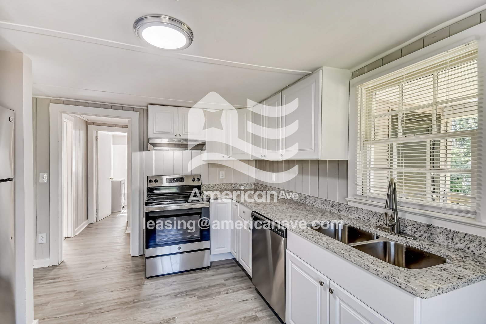 Building Photo - 1821 17th Ave E