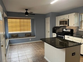 Building Photo - 11302 Meadowchase Dr