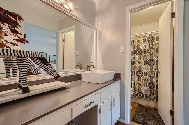 Building Photo - 9206 Robins Nest Ln