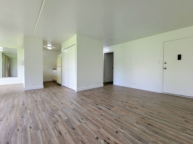Building Photo - AVAILABLE | 2 Bedroom, 1 Bathroom, 1 Assig...