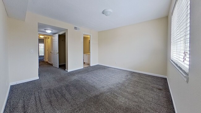 Building Photo - Beautiful 2 Bedroom Condo in The Colony Of...