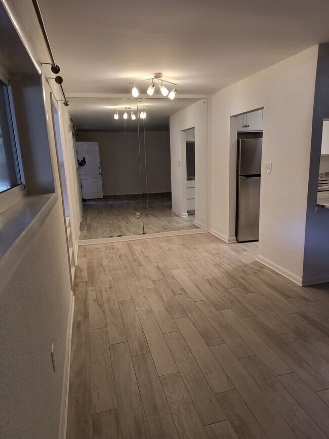 Building Photo - NEW LOWER PRICE  Wonderful 2 Bedroom 1.5 Bathroom condo