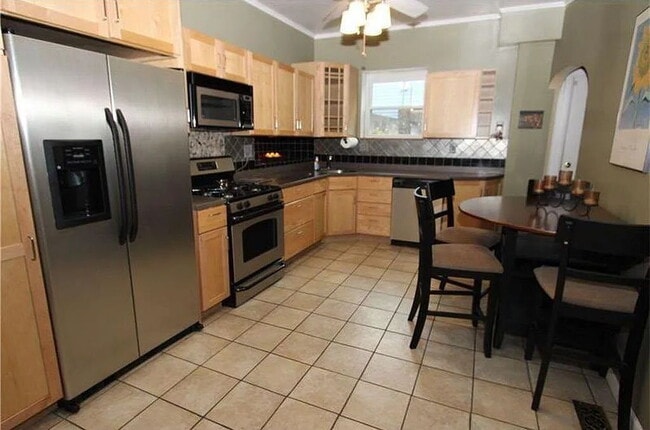 Building Photo - Charming 2BR South Side Home | Updated Kitchen w/ Dishwasher | Prime Pittsburgh Location