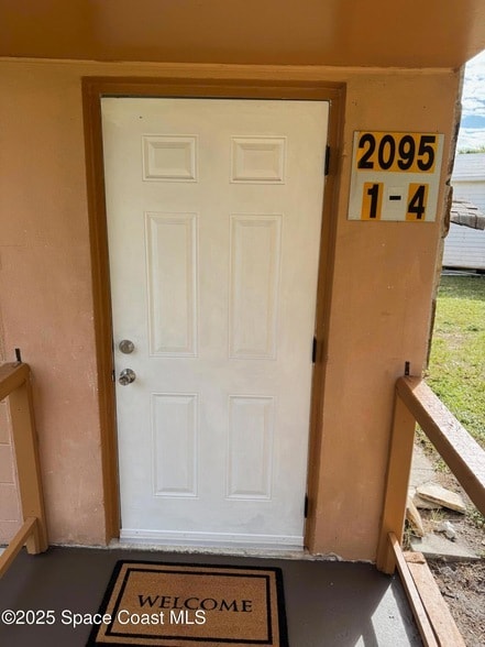 Building Photo - 2095 Pineapple Ave