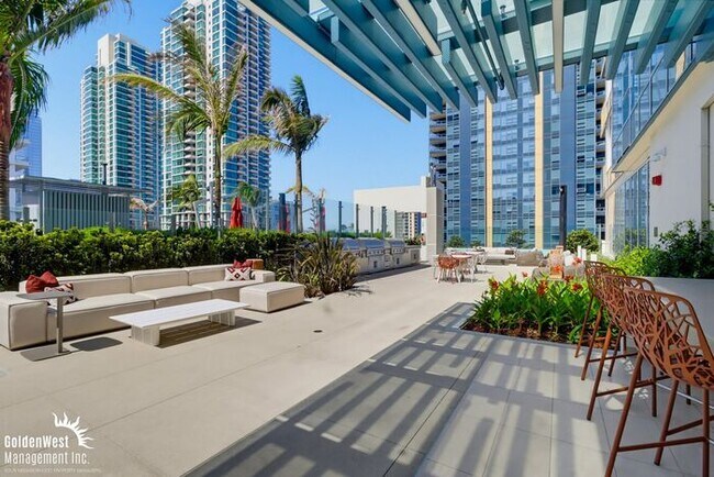 Building Photo - Modern 2Bdm 2Ba Condo with Stunning Bay Views in Savina Downtown San Diego!