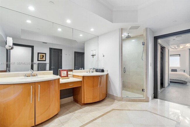 Building Photo - 17875 Collins Ave