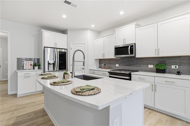 Building Photo - 1543 Maston Rd