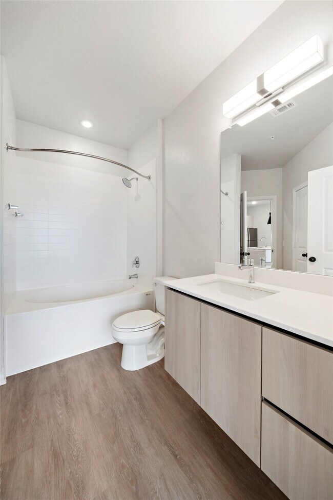 Building Photo - 17000 Bissonnet St