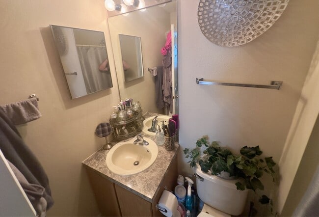 Building Photo - 12311 Kensington Lakes Dr