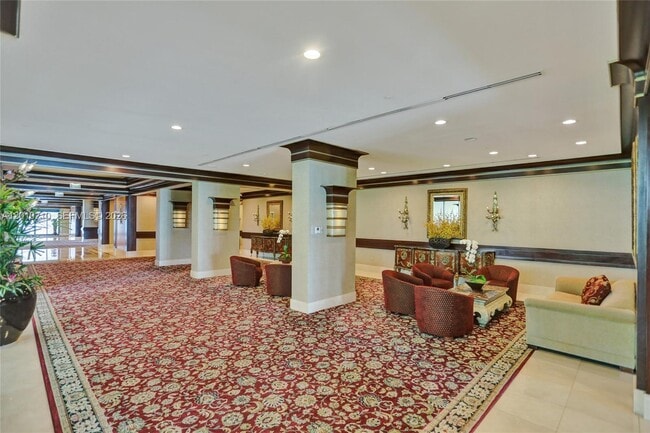 Building Photo - 10101 Collins Ave