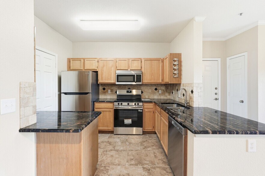 Building Photo - 5401 E Van Buren St