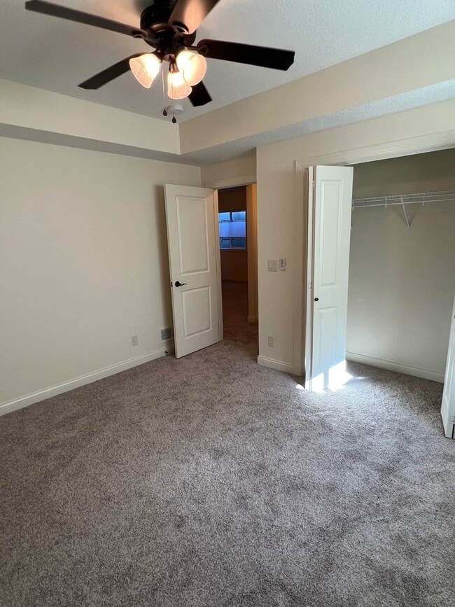 Building Photo - 2712 London Dr