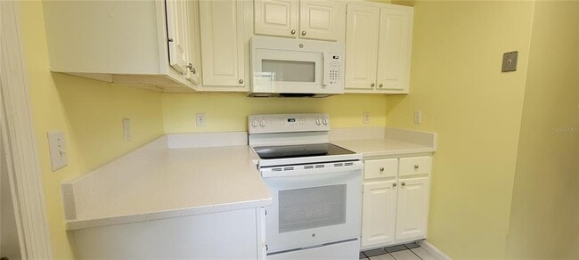 Building Photo - 5250 SW 97th Dr