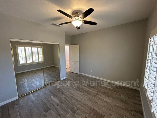 Building Photo - 16536 W Rock Springs Ln