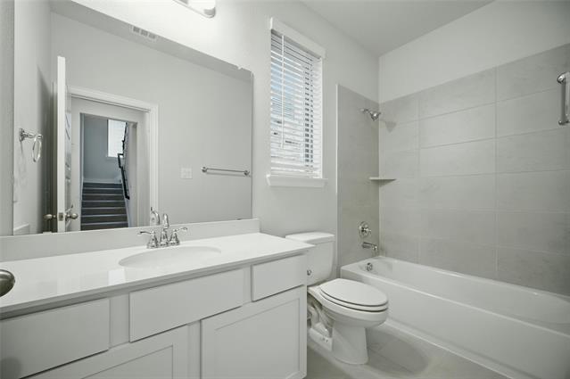 Building Photo - 4323 Hudson St