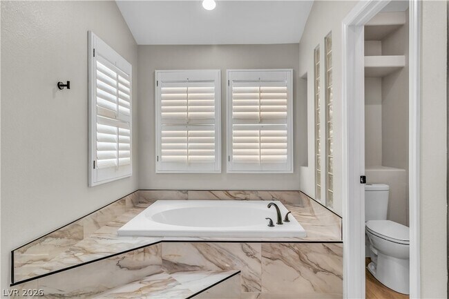 Building Photo - 1712 Estrella St