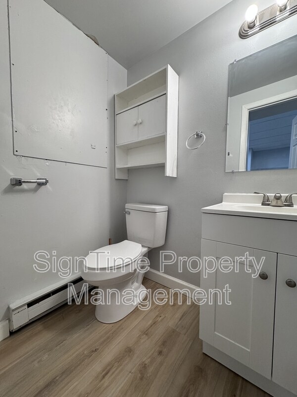 Building Photo - 229 Jonathan St