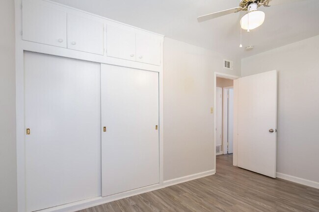 Building Photo - Beautifully Updated Single-Level Home with...