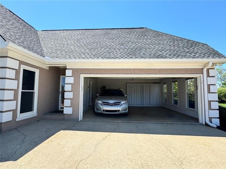 Building Photo - 1230 St Ives Ct