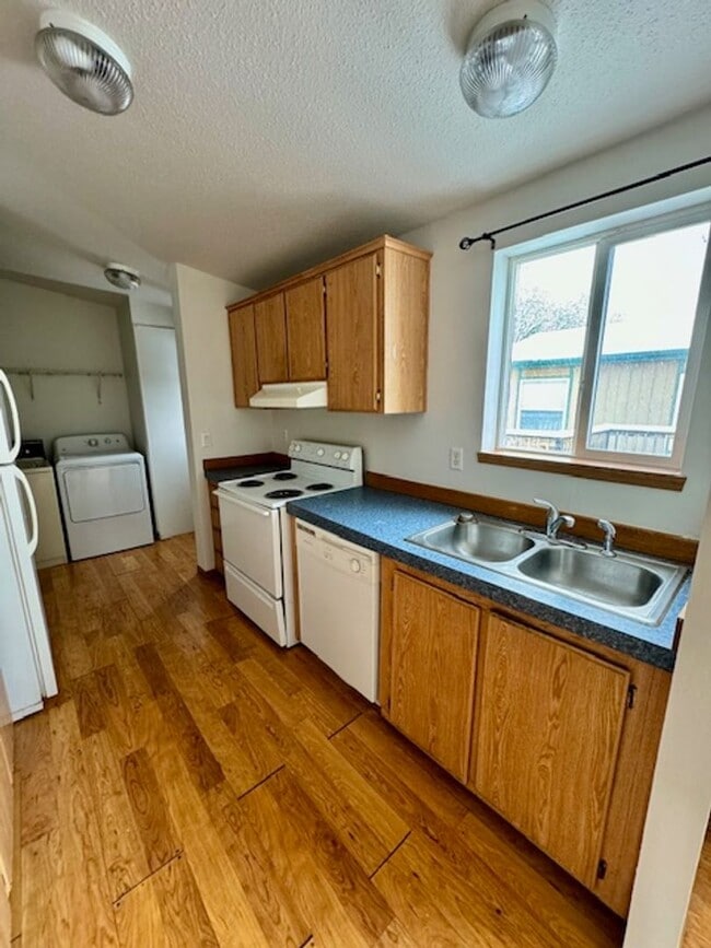 Building Photo - 3 Bedroom 2 Bathroom Modular