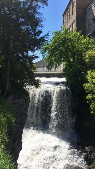 Building Photo - 2112 Spring St