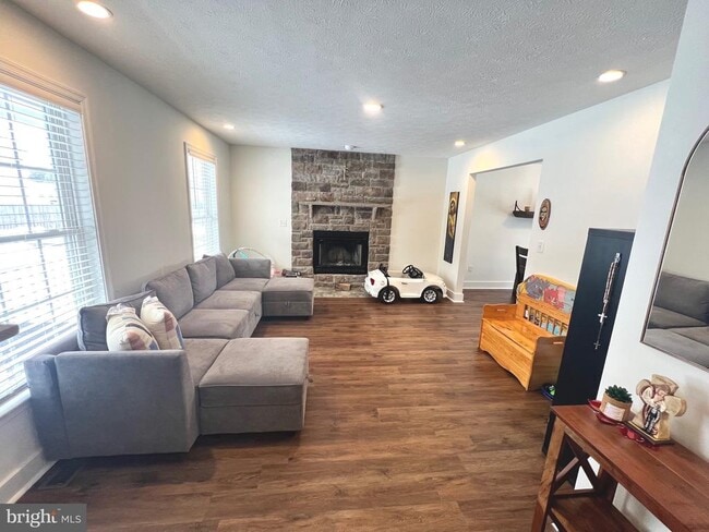 Building Photo - 2405 Gifhorn Ct