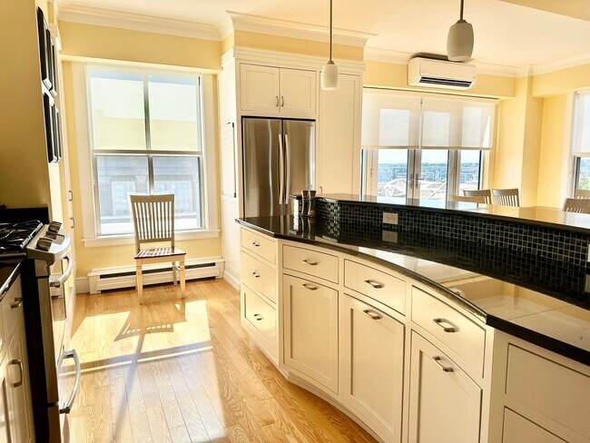 Building Photo - Penthouse Condo in Downtown Portland Peninsula