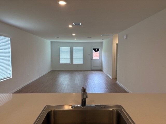 Building Photo - 3017 Pensacola Dr