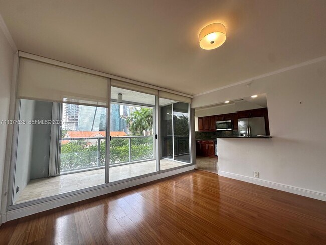 Building Photo - 1541 Brickell Ave