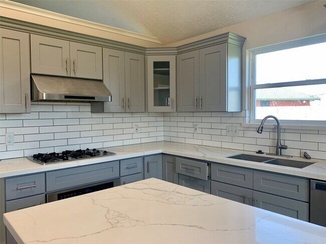 Building Photo - 2903 Bentley Ct