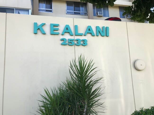 Building Photo - Kealani 2 Bdrm., 2 bath, 1 cov'd/sec'd Pkg. - Pool