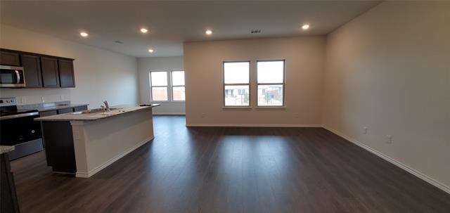 Building Photo - 813 Fueller Dr