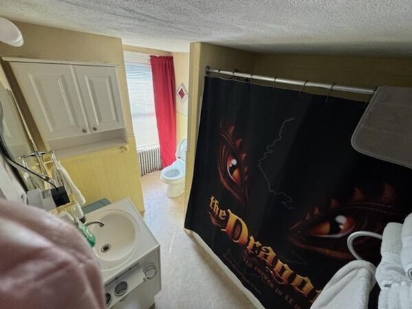 Building Photo - 169 Main St