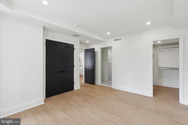 Building Photo - 135 S 19th St