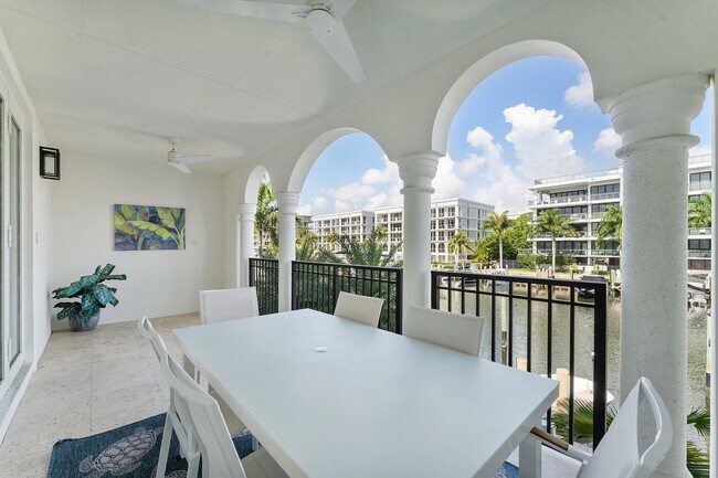 Building Photo - 57 Isle of Venice Dr