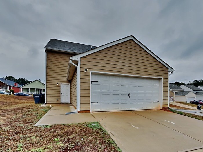 Building Photo - 15 Blake Ave