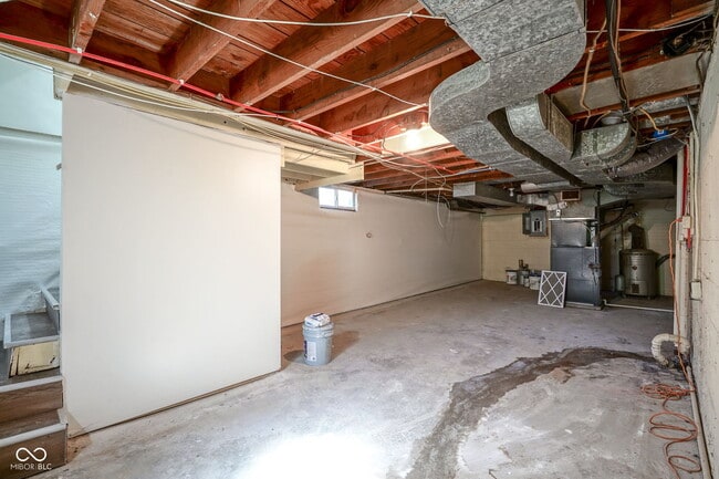 Building Photo - 1550 N Butler Ave